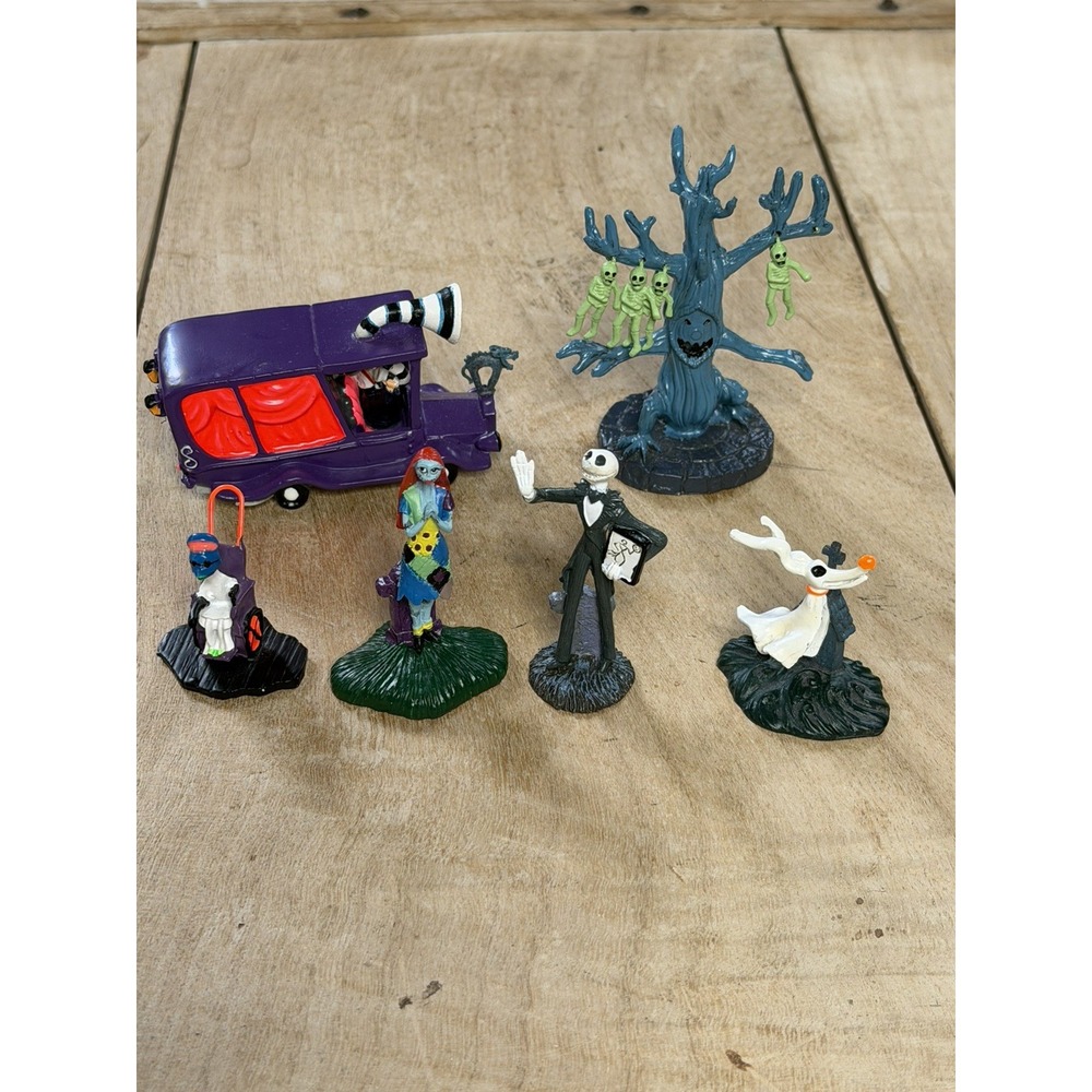 Hawthorne Village Disney Nightmare Before Christmas Lot Of 6 Figures Blacklight